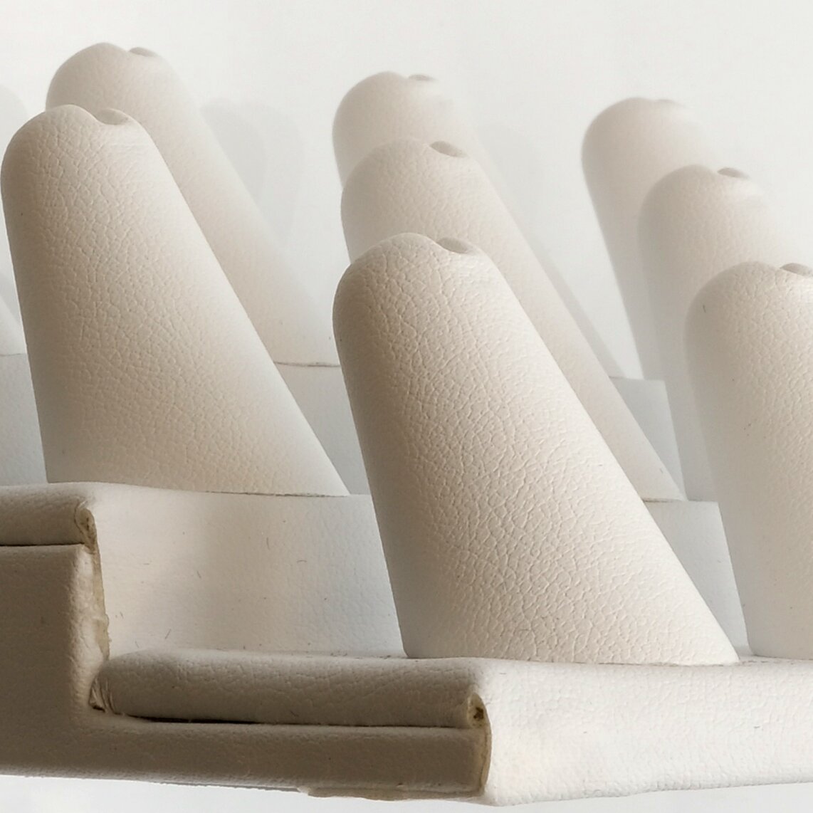 18 Finger Ring Display White Faux Leather 8 1/4"